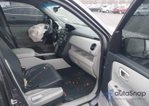 2015 Honda Pilot Lx z USA, uszkodzony, nr VIN 5FNYF3H23FB015742